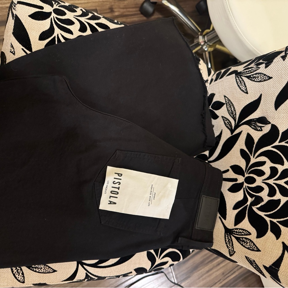 Pistola Black Jeans
